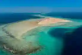 أشياء ستفاجئك حول الشواطئ السعودية على البحر الأحمر